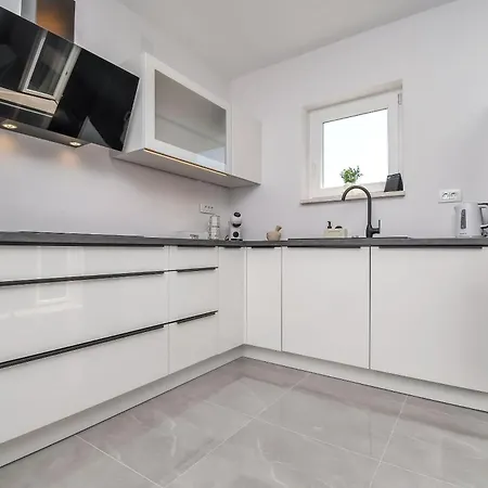 Silver Shine Apartment *