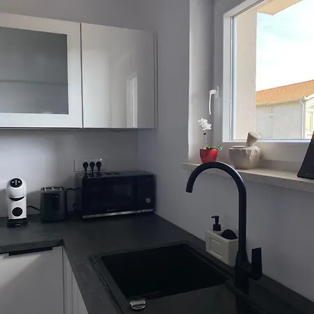 Silver Shine 아파트 트로기르