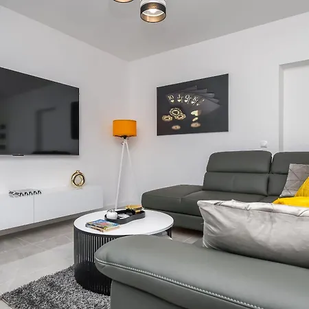 Silver Shine Trogir