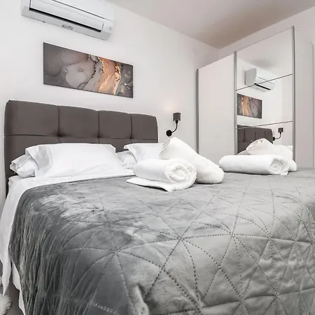 Silver Shine Apartman *